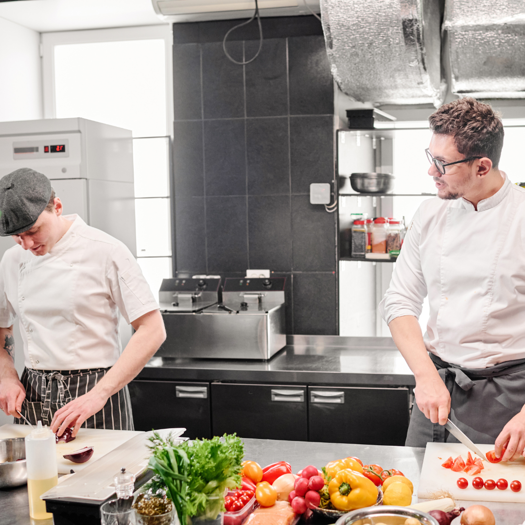 Ecole privée pour obtenir un titre RNCP de cuisinier certifié avec financement AKTO en restauration rapide Toulon (83000), Var