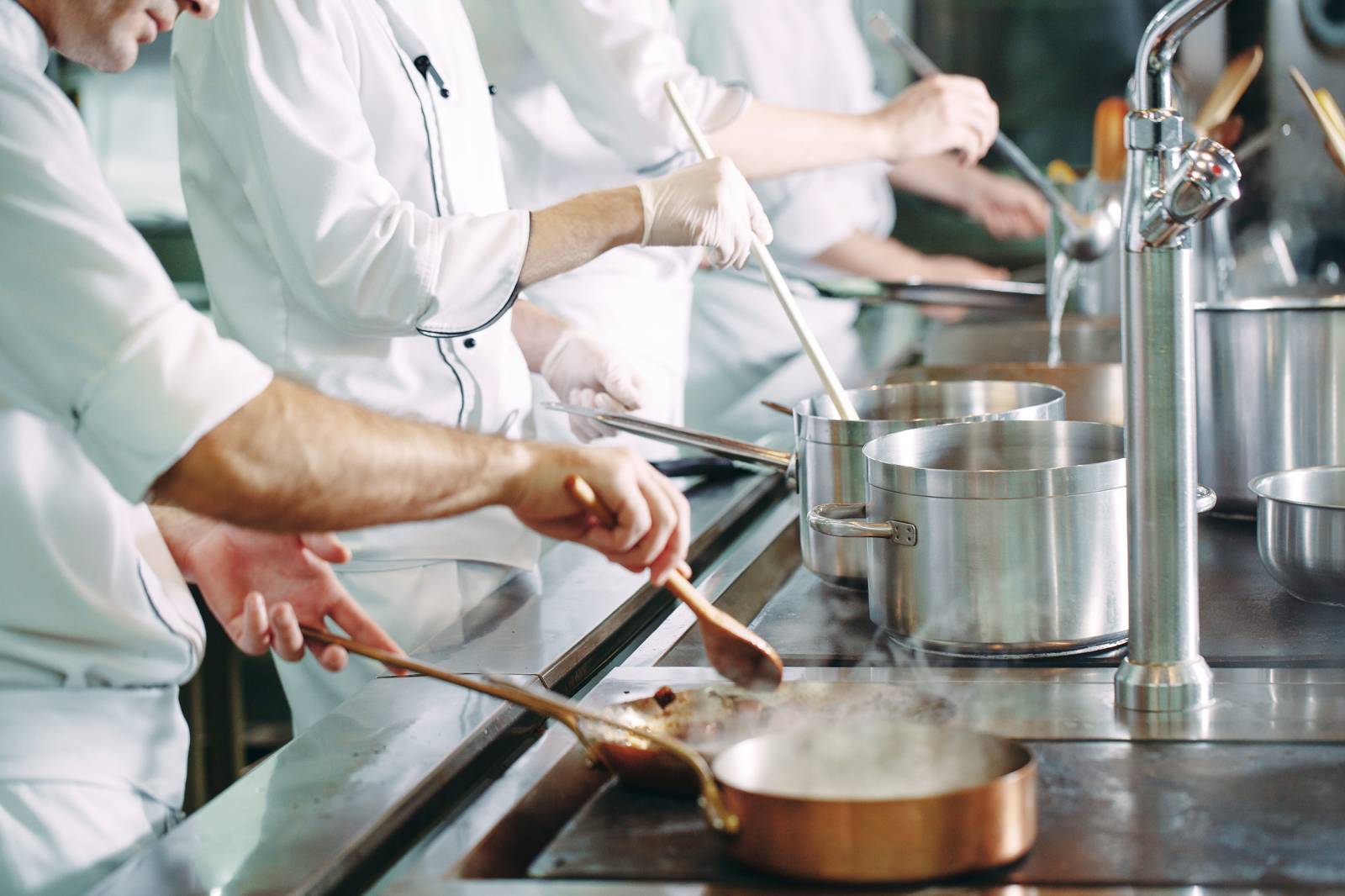 Trouver un organisme de formation pour préparer un Titre à Finalité Professionnelle (TFP) Commis de Cuisine à Aubagne